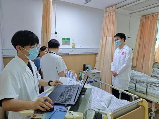 从“医学生”到“医生”—— 温医大a片91
“全科心·海岛情”暑期实践队开展沉浸式职业医生体验 